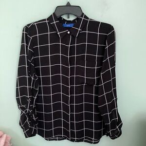 3/$15 Apt 9 Woman’s Button Down Long Sleeve Blouse PL (M)
